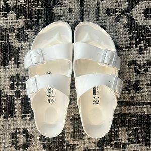 White Birkenstocks L9/M7 Almost NEW